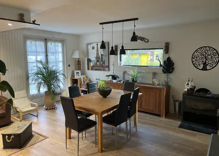 Canal Midi Piscine Pansiyon